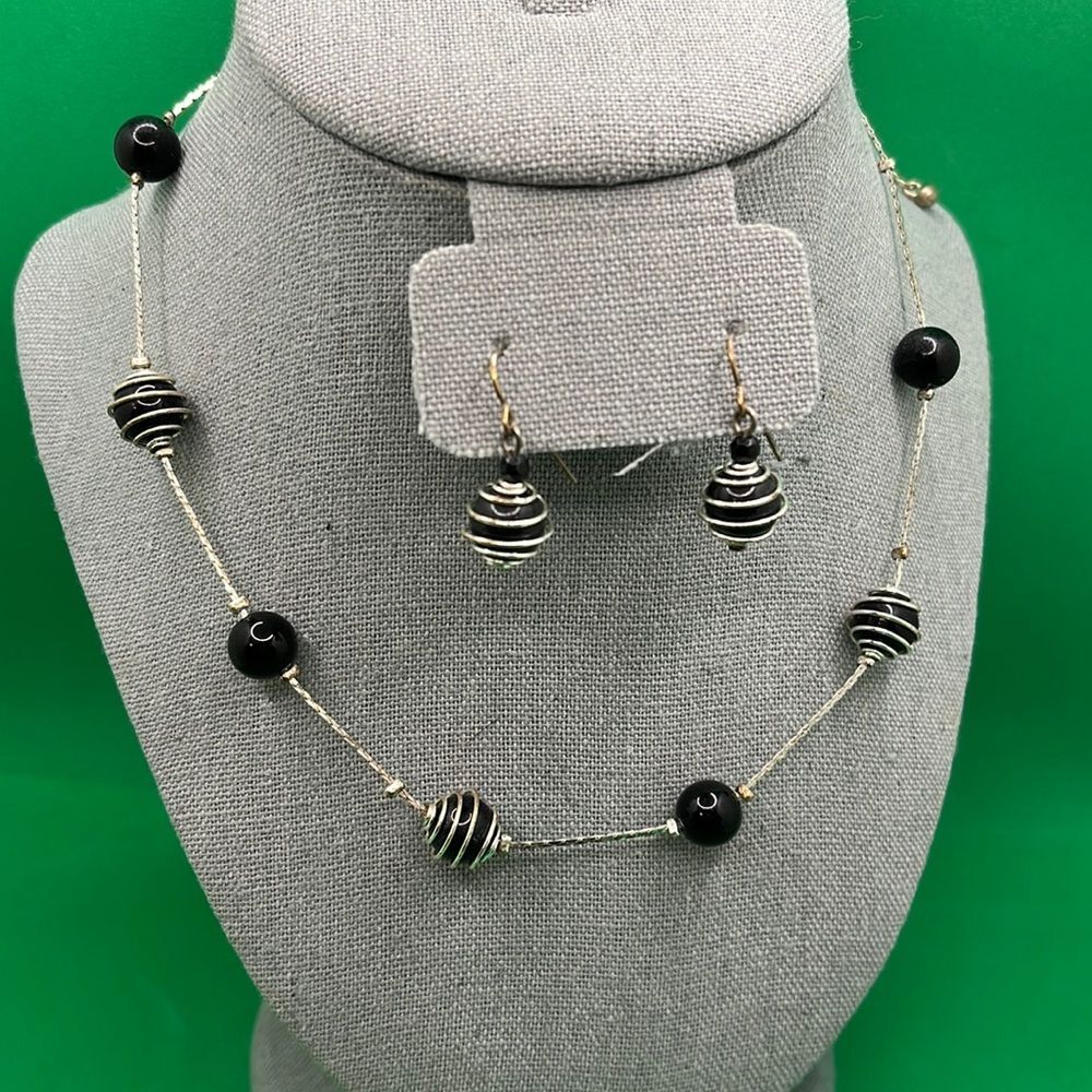 Retro Fashion Bug choker necklace and drop earring set